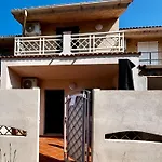 Maison 5 Min De La Et A Pieds, Tt Confort 度假居 *