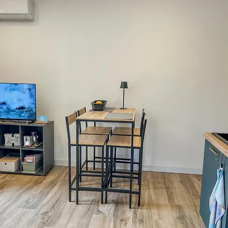 Holiday home Maison 5 Min De La Et A Pieds, Tt Confort