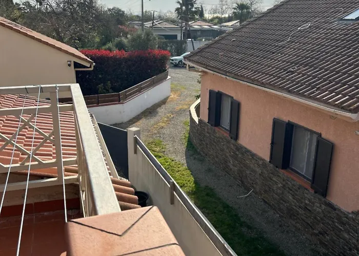 Holiday home Maison 5 Min De La Et A Pieds, Tt Confort *